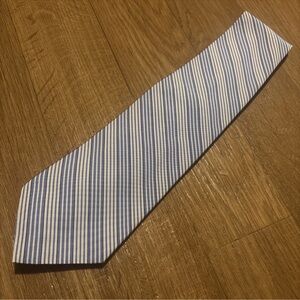 Brooks Brothers Men’s Tie Silk/Cotton Blue And White Striped Made in USA
